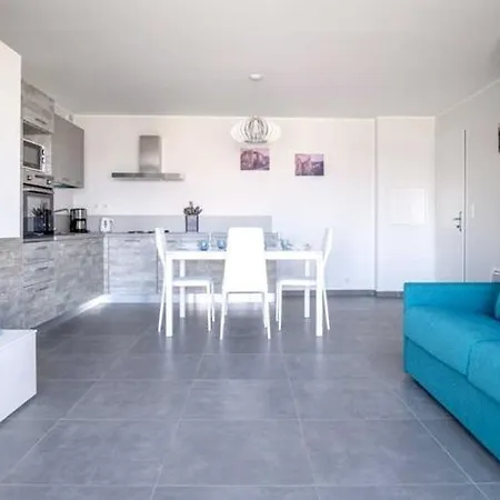 Algajola Sleeps 4 Air Con Wifi Apartment