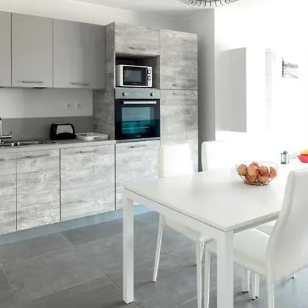 Algajola Sleeps 4 Air Con Wifi * Algajola (Corsica)