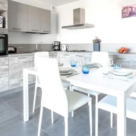 Algajola Sleeps 4 Air Con Wifi * Algajola (Corsica)
