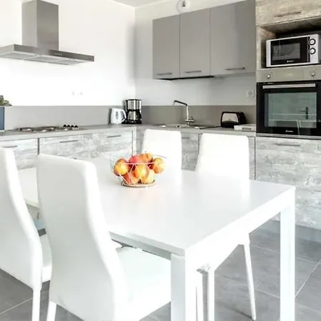 Algajola Sleeps 4 Air Con Wifi * Algajola (Corsica)