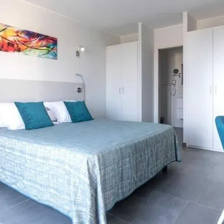 Apartment Algajola Sleeps 4 Air Con Wifi